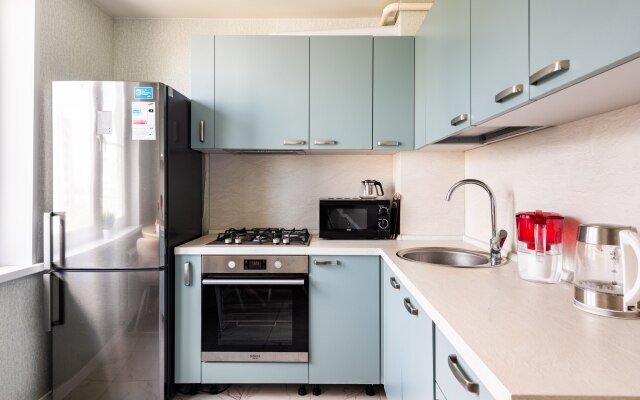 Improved two-room apartment on Akademika Yangel metro station