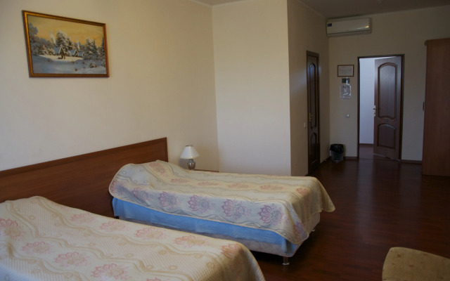 Famp Hotel