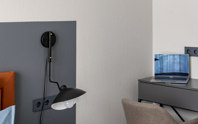 Квартира с Дизайнерским Интерьером с Террасой на Берегу Невы