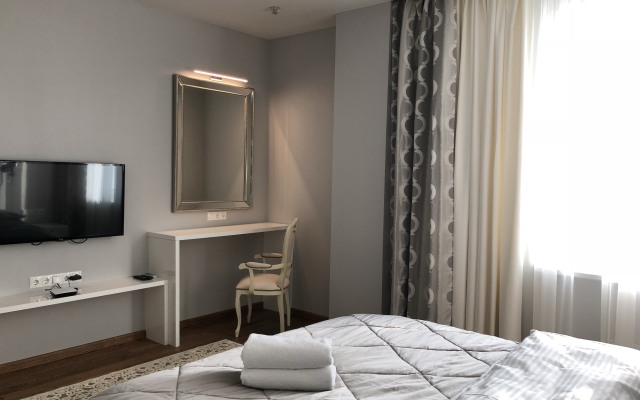 Апартаменты 4-комнатные HomeApart Сторожовская, 6