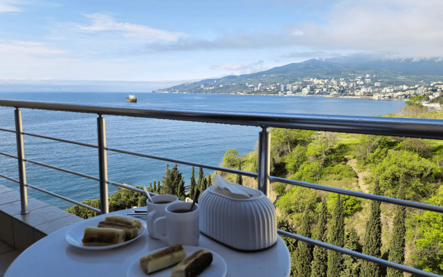 Квартира двухуровневая с панорамным видом на море