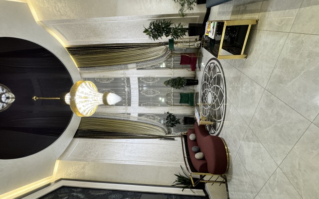 Garnet Hotel