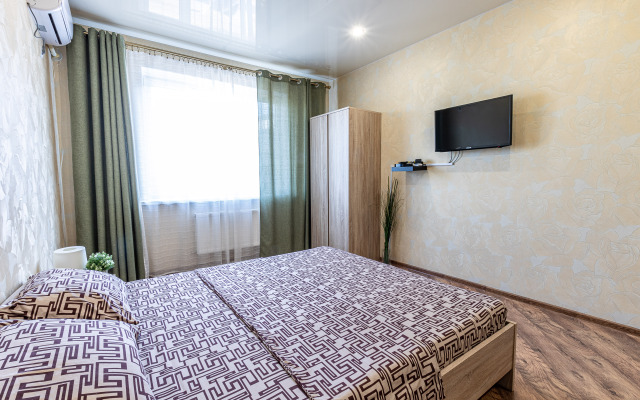 V topovoy lokatsii s vidom Apart-Otelika u parka Galitskogo Flat