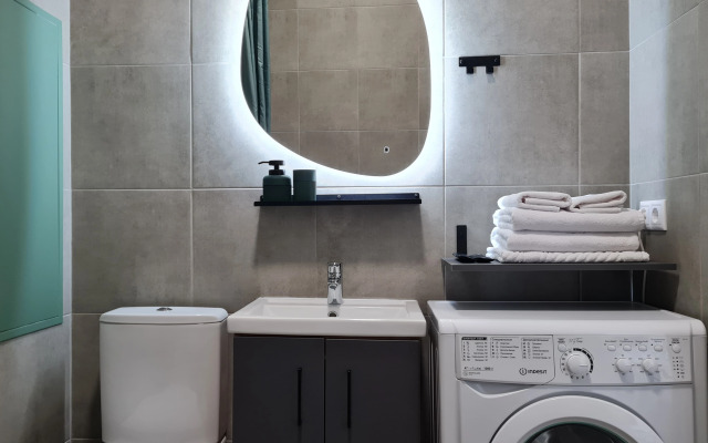 Green Studio Apartment