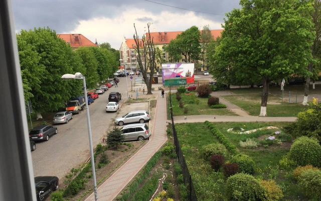 Апартаменты Однокомнатная на Иванникова в центре