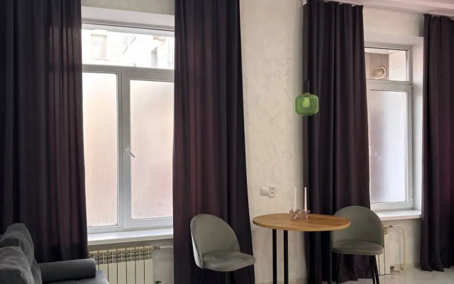 Rich House Na Ulitse Sadovoye Koltso 17a Flat