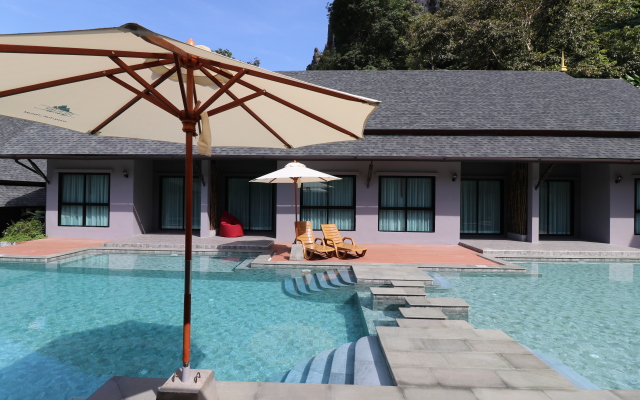 The Scene Cliff View Villas Hotel