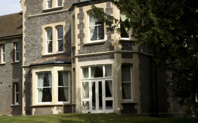Basingstoke Apartments - Sherborne House