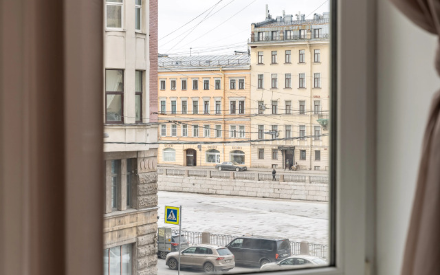 Sergeew Apartments dvuhkomnatnyj Lyuks s vidom na naberezhnuyu Fontanki Apartments