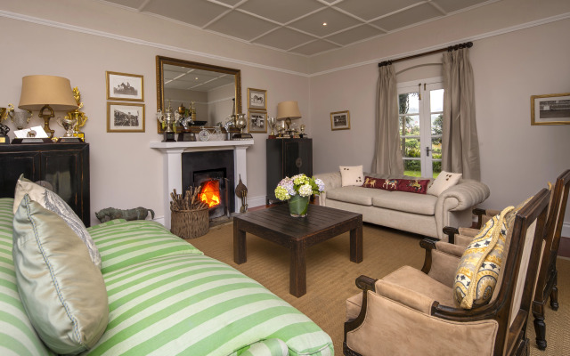 Hill Rise Luxury Villa & Stables by Edwards Collection Villa