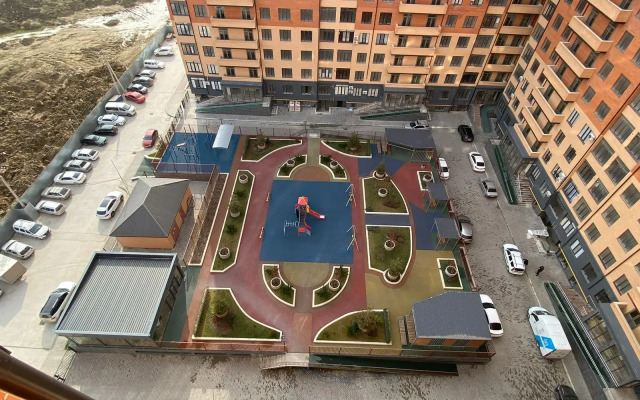 Tur House v Kaspiyske Apartments