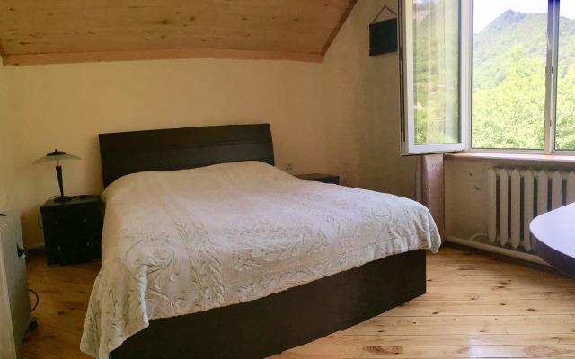V Gorakh Dlya Semeynogo Otdykha Private House
