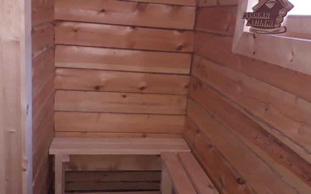 Olhonskiy Les Guest House