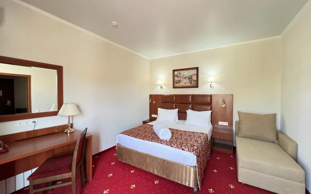 De Paris Guest House