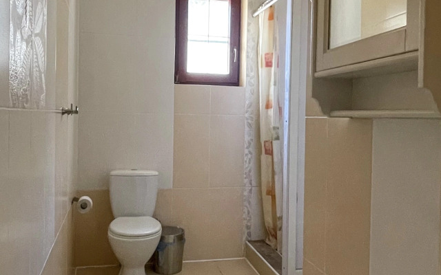 Chastny Kottedzh u reki Private house