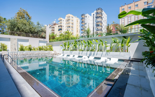 Awen Hotel Lara