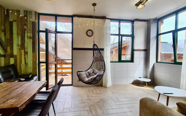 Апартаменты Премиальная дизайн-квартира с живописным видом на горы