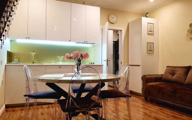 Golden Deluxe U Tts Aviapark Apartments