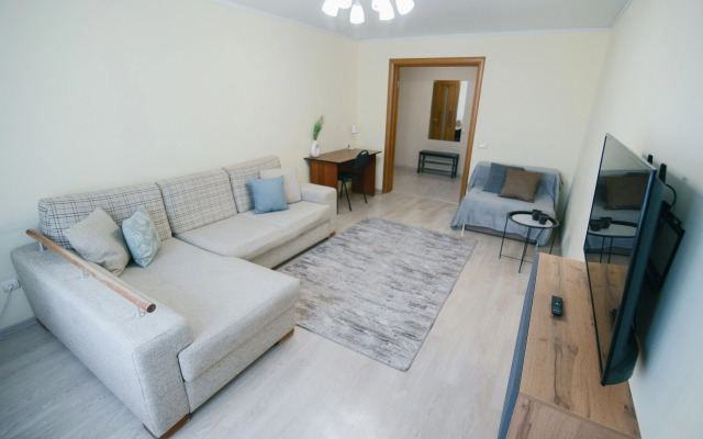 Апартаменты Большая двухкомнатная квартира напротив ДВГУПС