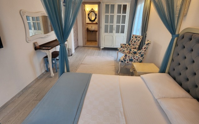 Tarcin Alacati Otel
