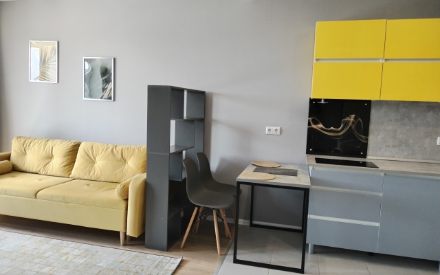 Na Novoserednevskom Prospekte 19 Apartments