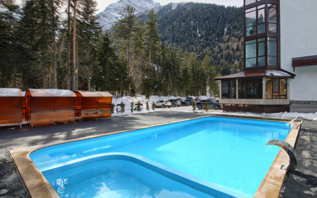 Миррос Субай Отель Домбай