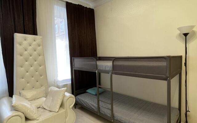 Апартаменты Гончарная 17