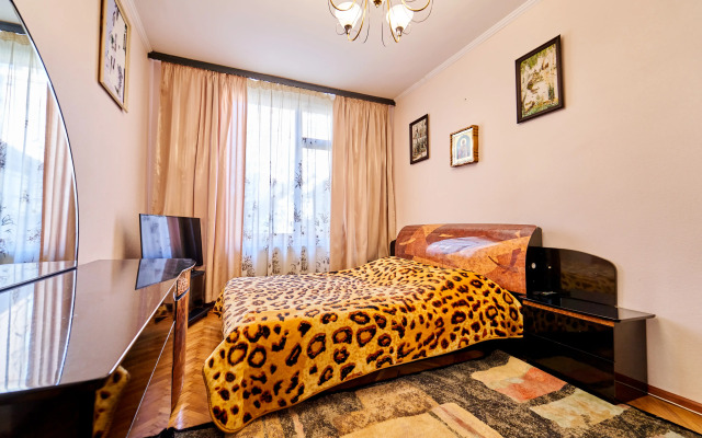 320 m² in the Very Center of Sochi Private House