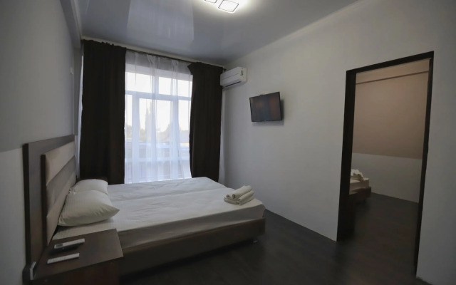 Golden City Hotel