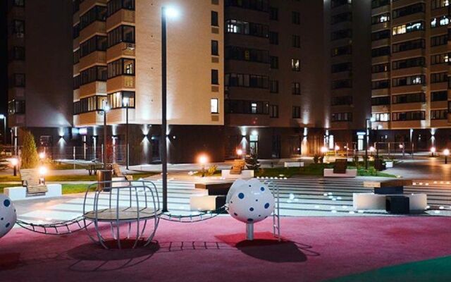 V Tyumeni Ryadom S Naberezhnoy Apartments