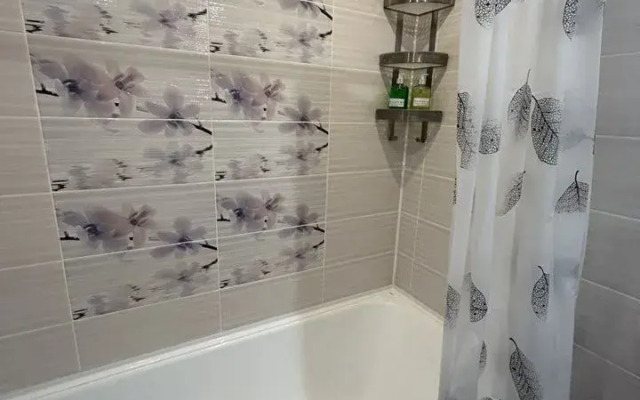 Na Prospekte Oktyabrya 40a Flat