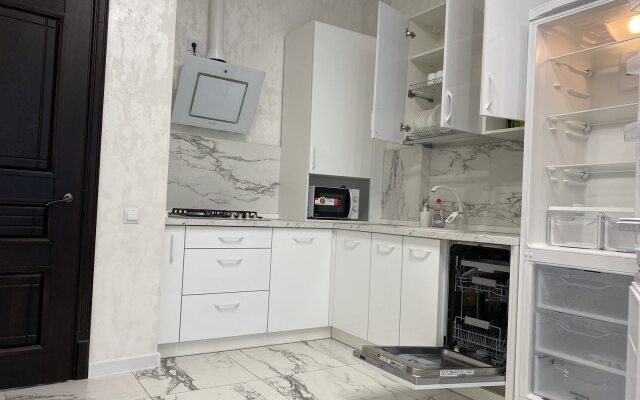 V Tsentre S Vidom Na Park Apartments