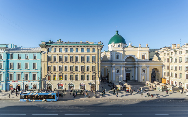 Квартира видовая в Золотом треугольнике Петербурга