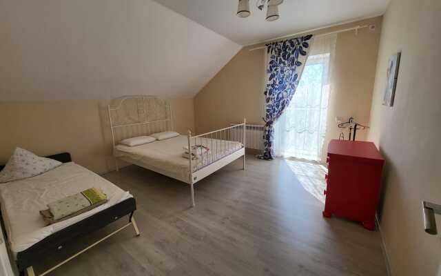 Na Klenovoy Ulitse Private house