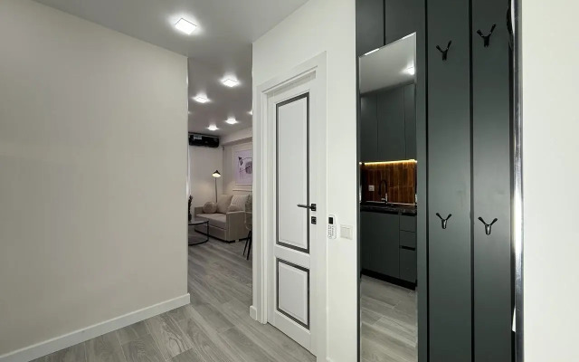 New Trendy 1Bd Apt, Unbeatable Location Flat