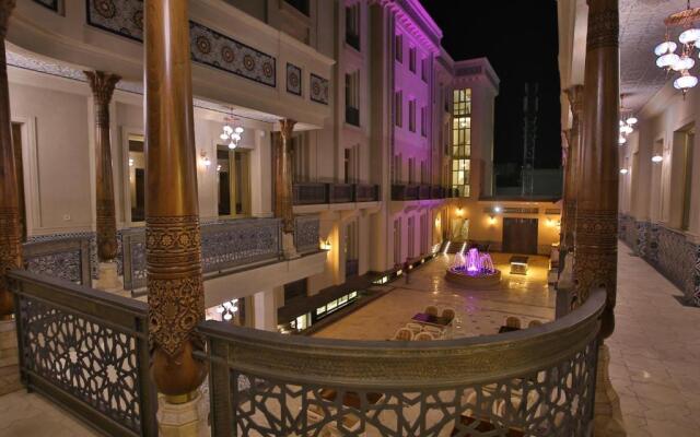 Paradise Plaza Luxury Hotel