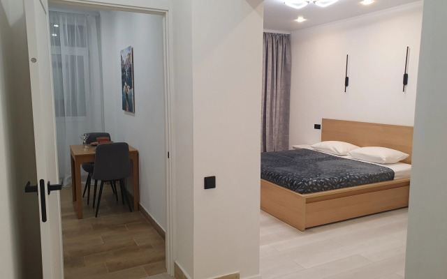 Beliy Sokol Flat