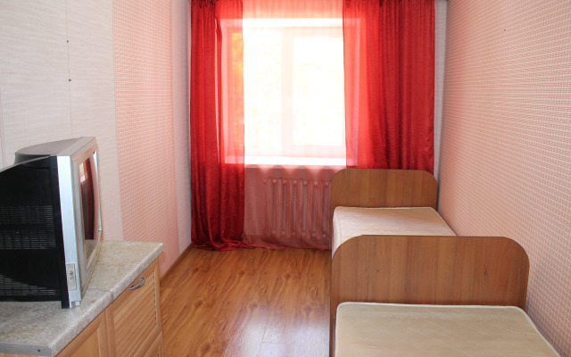 Апартаменты Квартира Двухкомнатная на Каляева 19