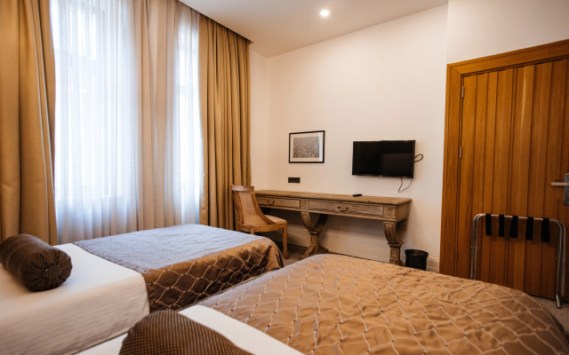Shirvanshah Hotel