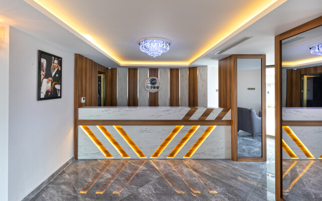 Theluna suite hotel
