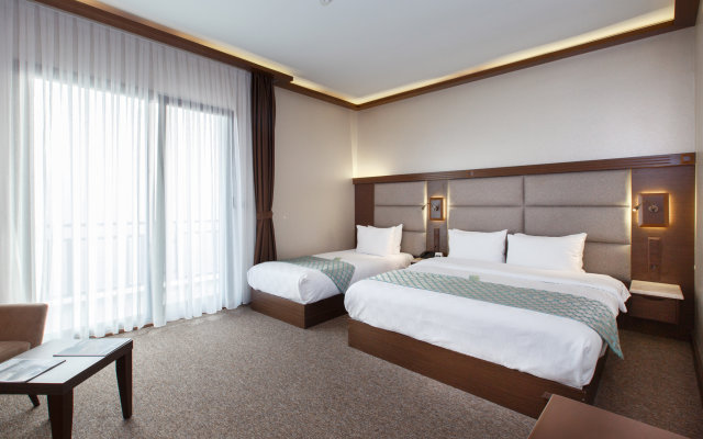 Курортный отель Sera Lake Resort