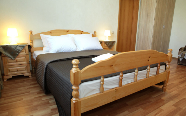 Osennij Bulvar 7k2 Apartments