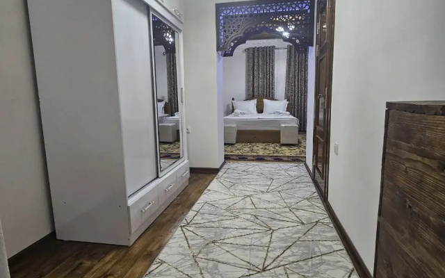 Butik-otel' Parvina  in old city