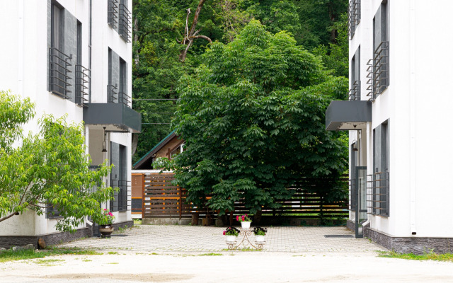 Goryi Apartments