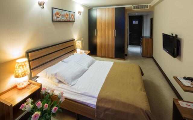 Nairi Hotel