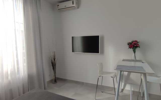 Sea Side Apartments 32