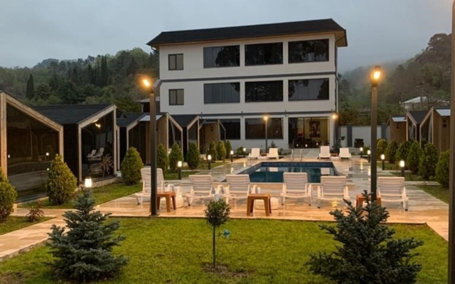 Chernyi Slon Hotel