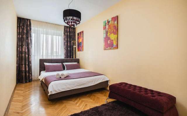 Апартаменты в Центре Минска с Видом на Реку Свислочь