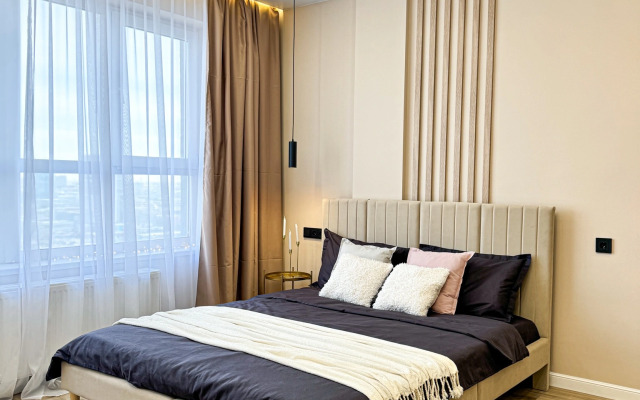 S Panoramnym Vidom Na Naberezhnuyu Tsentr Goroda Flat