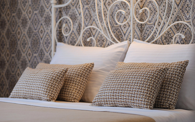 Apart Here Comes The Sun Flat